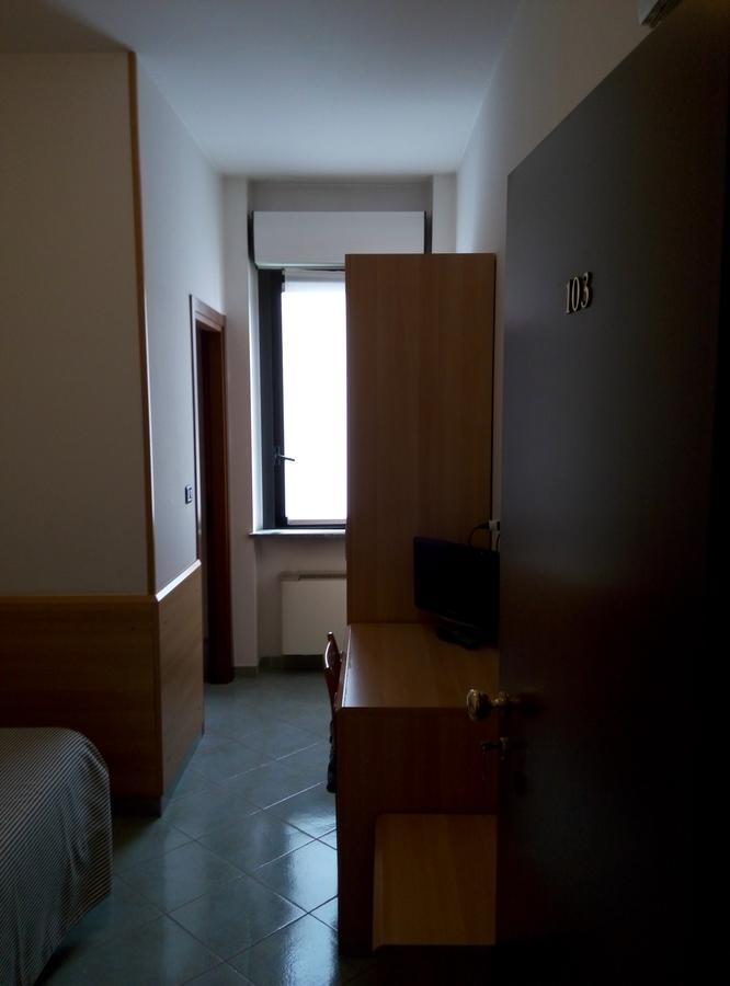 Hotel Cristallo Novara Buitenkant foto