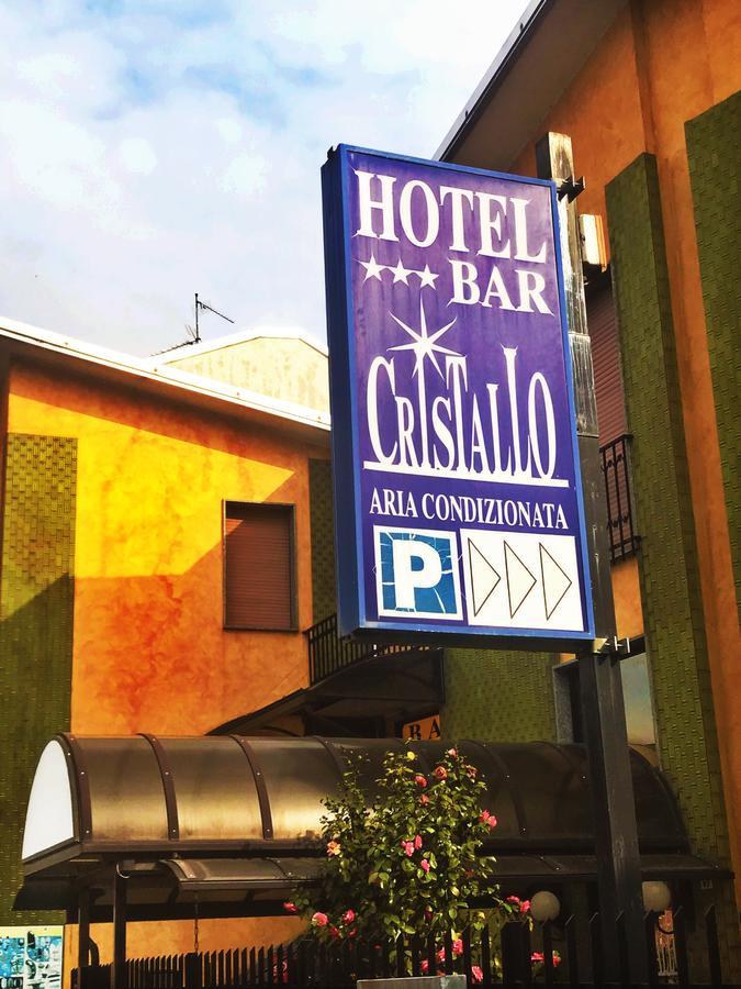Hotel Cristallo Novara Buitenkant foto